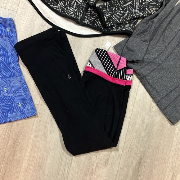 Ivivva girls size 14 bundle / lot . 5 items 1 pants , 1x tank , 2x zip up. 1 tee - Picture 5 of 6